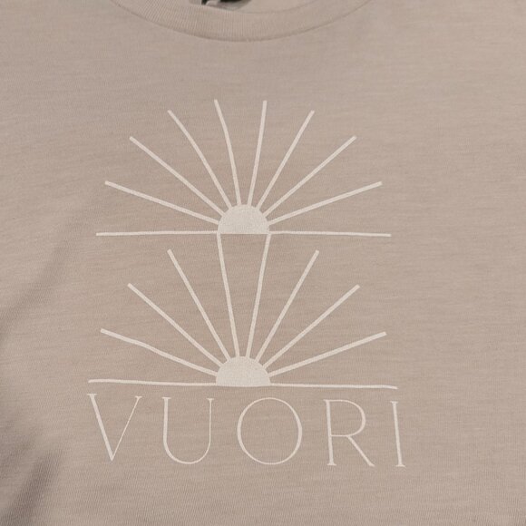 EUC Vuori "The Shine" Tee T-Shirt Short Sleeve Cropped Logo (Tan) - Picture 3 of 11